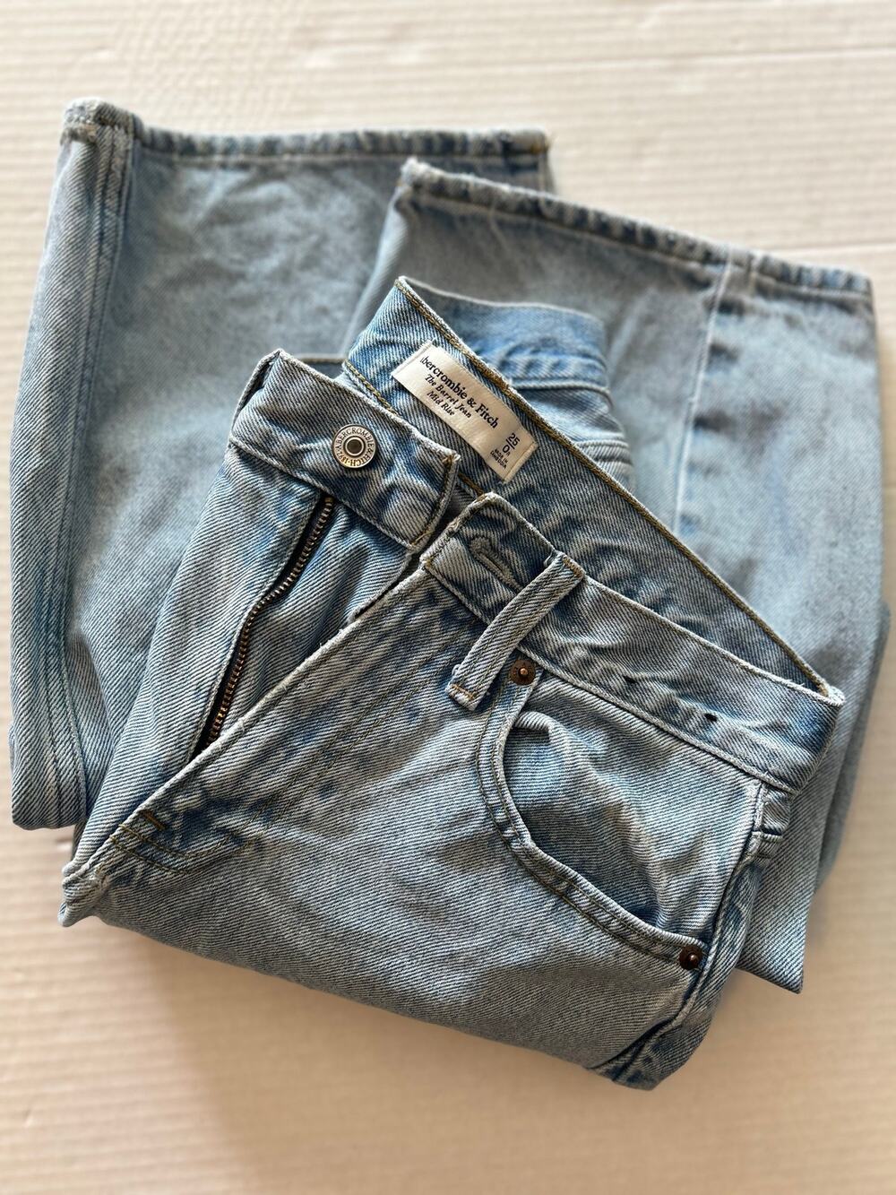 Abercrombie & Fitch Mid Rise Barrel Jeans 25 Light Wash Horseshoe Baggy Denim